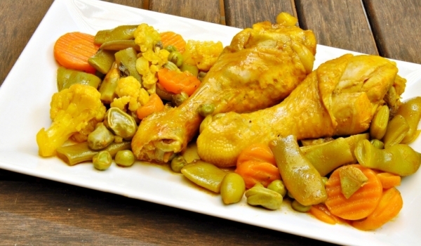Ароматно пилешко със зеленчуци