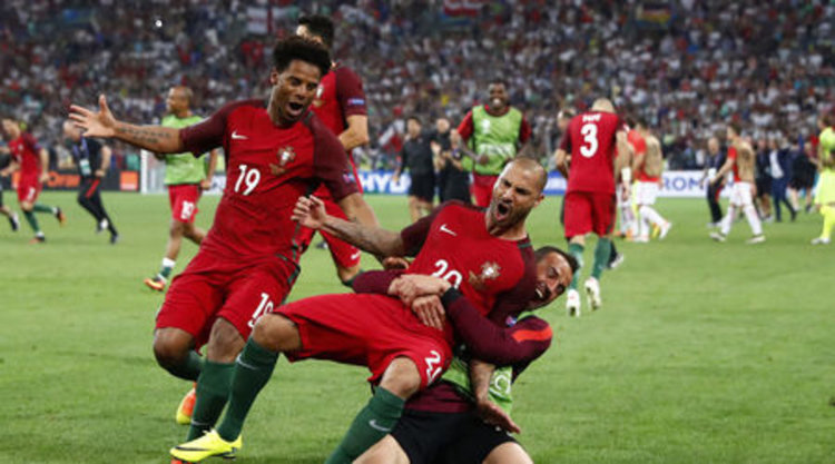 Дузпи изпратиха Португалия на полуфиналите на Евро 2016