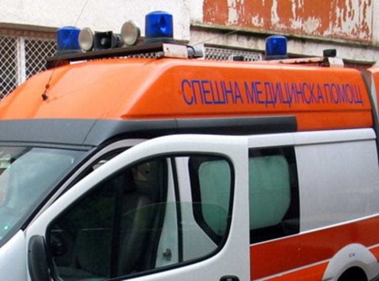 Жена удари велосипедист с шофьорската си врата и избяга