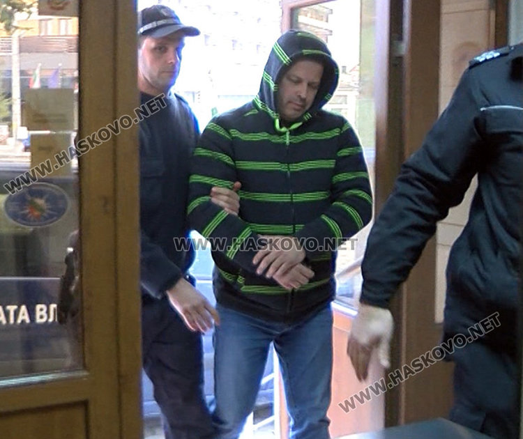 Постоянен арест за митничаря, присвоил 100 000 турски лири