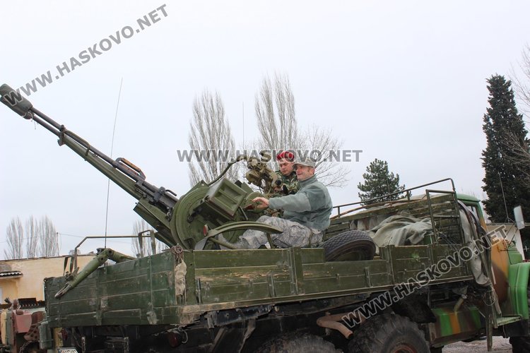 Военни аташета се запознаха с работата на гарнизона в Хасково
