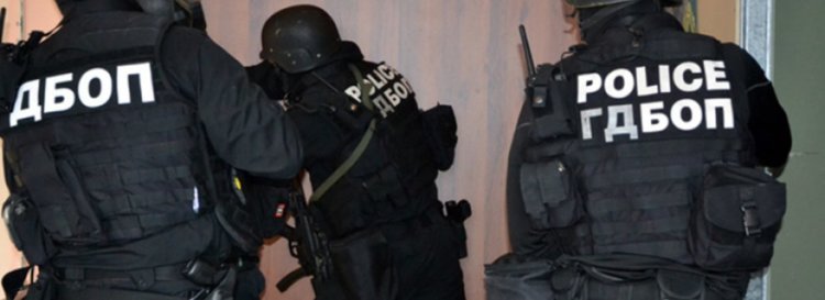 Спецакция в Червен бряг, задържан е кметът след разследване на Господари на ефира