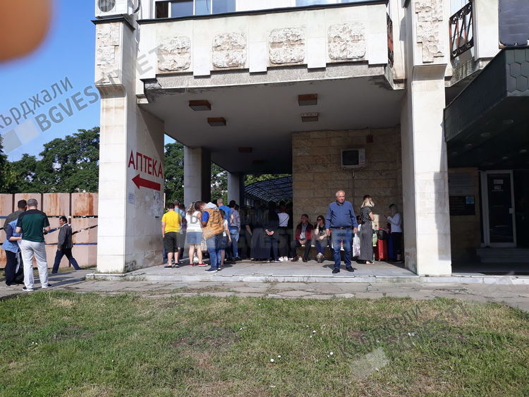 Издадоха днес първото удостоверение за гласуване в областта, приети са 308 заявления за лични карти