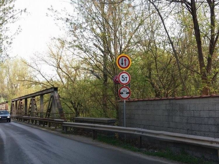 Избират фирма, която да надзирава строителството на  новия мост на Марица