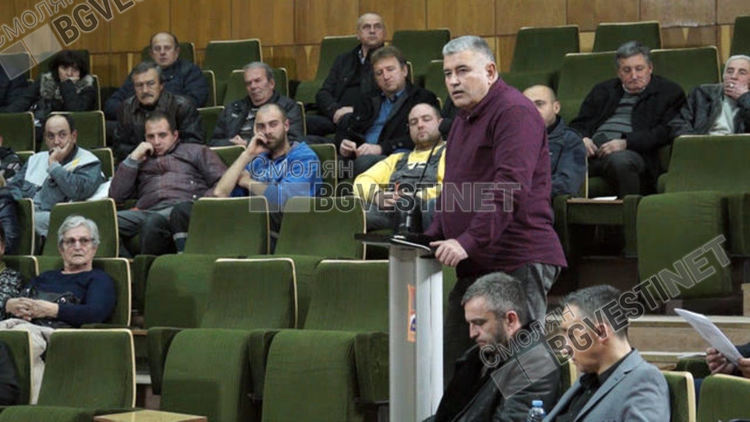 Група общински съветници даряват заплатите си за два месеца на болницата в Смолян