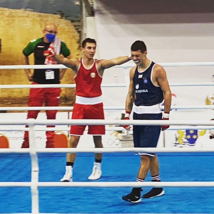 Емирджан Мехмед се класира на полуфинал на Европейското по бокс