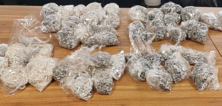   Сръбски шофьор на автобус пробва да прекара през България контрабанда от сребро