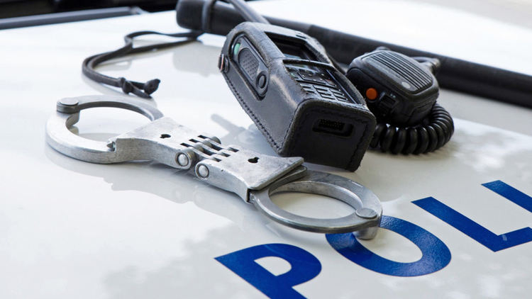 33-годишен задигна телевизор от пенсионерски клуб в Катуница 