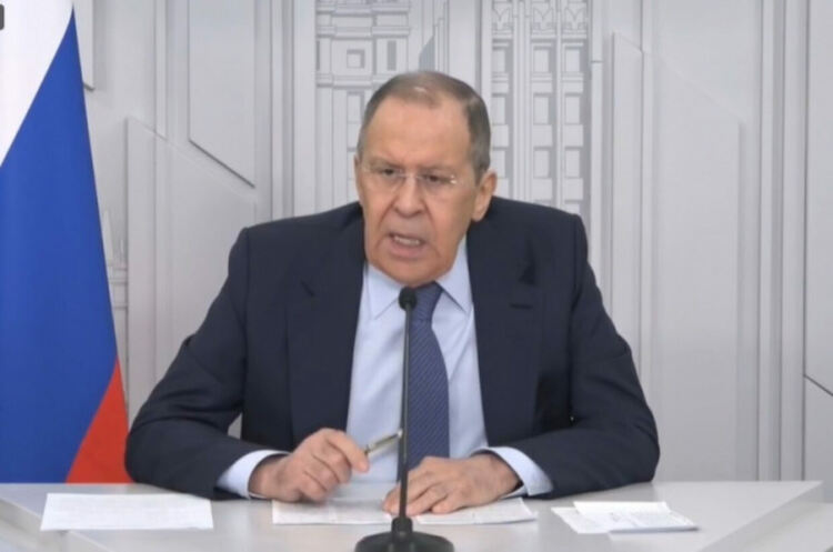 Лавров: Русия няма да спира "военната операция" в Украйна заради мирните разговори