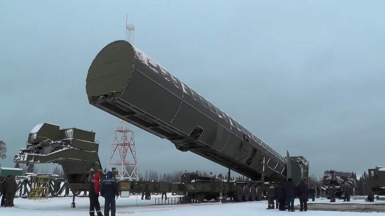 Рогозин заплаши България с балистична ракета