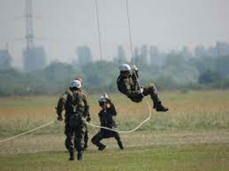 101 Алпийски полк в съвместна подготовка с пилотите от Авиобаза „Крумово“