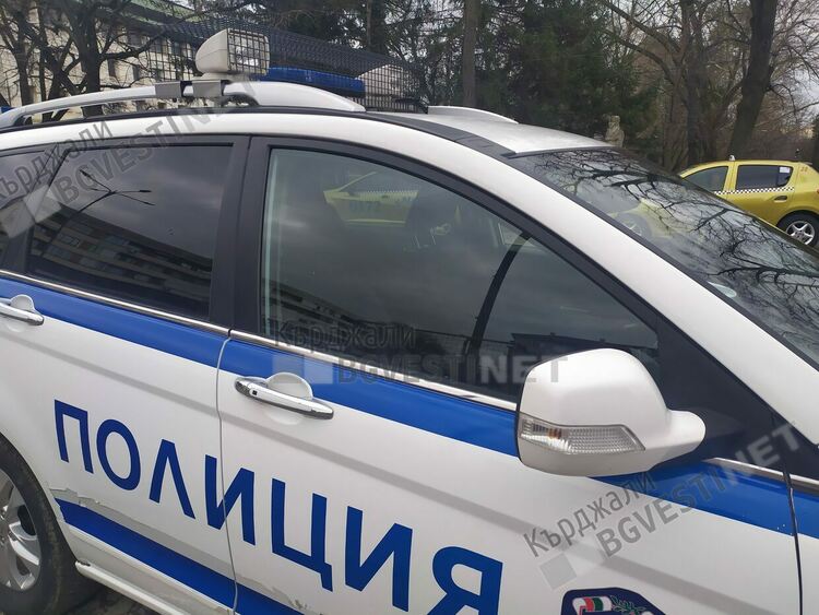 Полицай скочи в Арда, за да извади възрастен мъж под Въжения мост