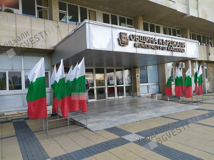 От 17 октомври 2022 г. започва изплащането на възнагражденията на членовете на СИК, участвали в изборите за НС
