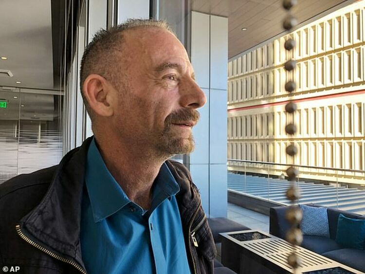 Пациент с ХИВ излекуван с трансплантация на стволови клетки
