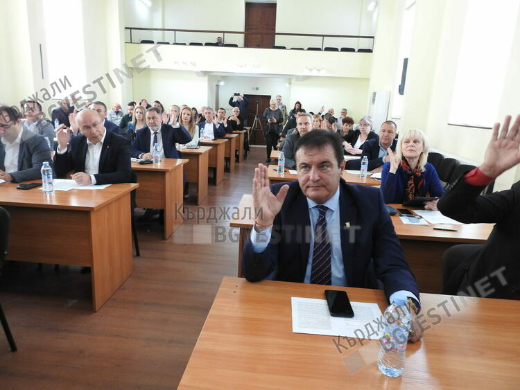   Инвеститорите в болница „Сърце и мозък” с траен интерес към Кърджали, има опасения,че ще източат кадрите на общинските здравни заведения