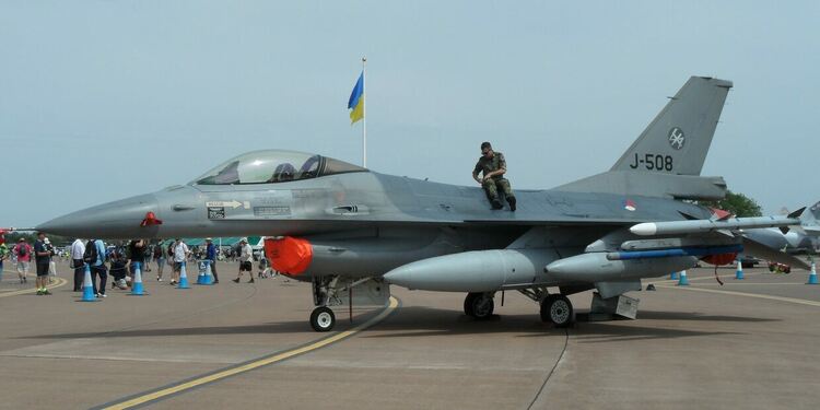 САЩ одобриха изпращането на F-16 в Украйна от Дания и Нидерландия