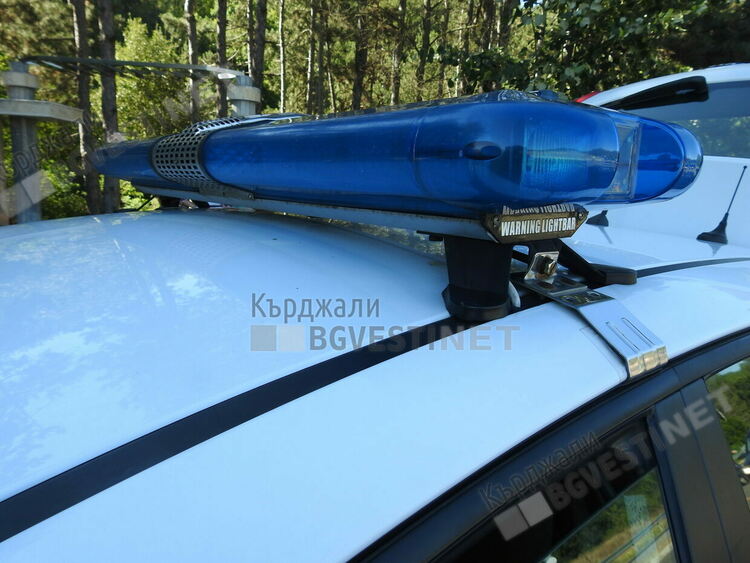 Заралийка лъже полицаите от Кирково,че дядо й е карал БМВ-то с превишена скорост