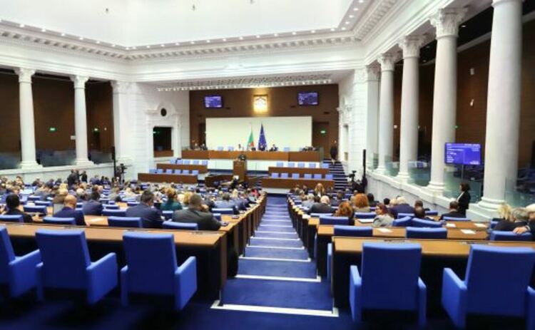 Партията на Радостин Василев с над половин милион субсидия, на Васил Божков - с 205 000 лв. на година
