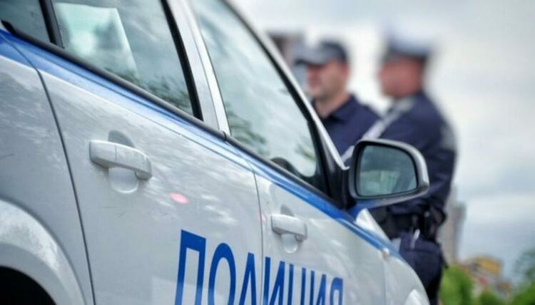 Хванаха неправоспособен водач зад волана, друг шофира дрогиран