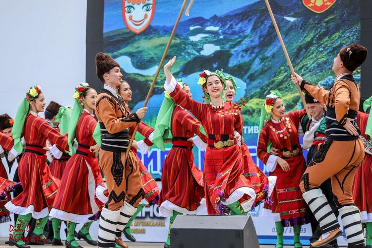Ансамбъл „Орфей” при Дома на културата ще представи България и Кърджали на международен фестивал в Косово