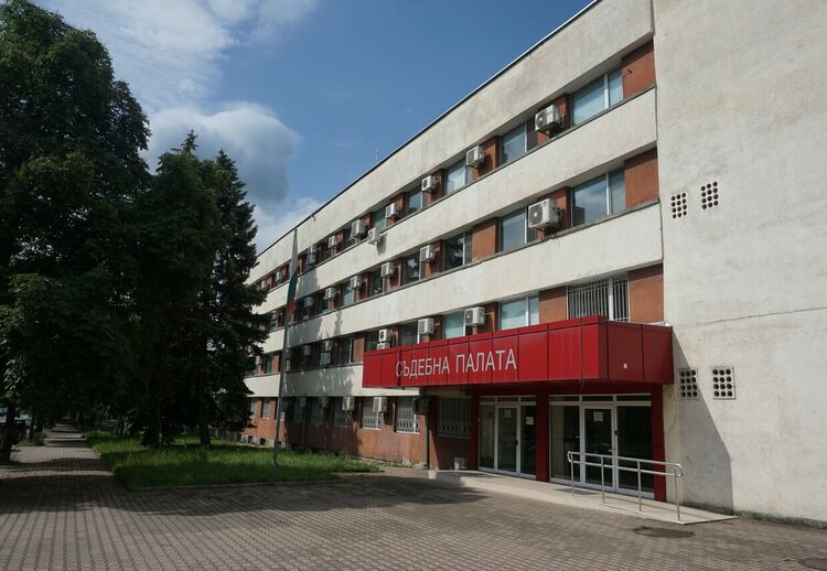 Правят муски в Кърджалийския съд, твърди засегната кърджалийка
