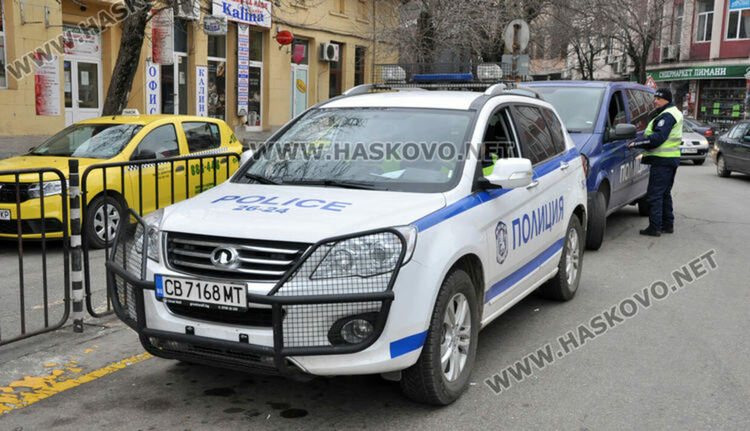 Арестуваха двама млади мъже за притежание на наркотици