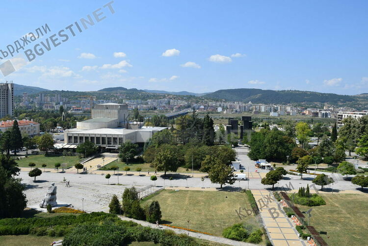 Предимно слънчево и топло днес в Кърджали