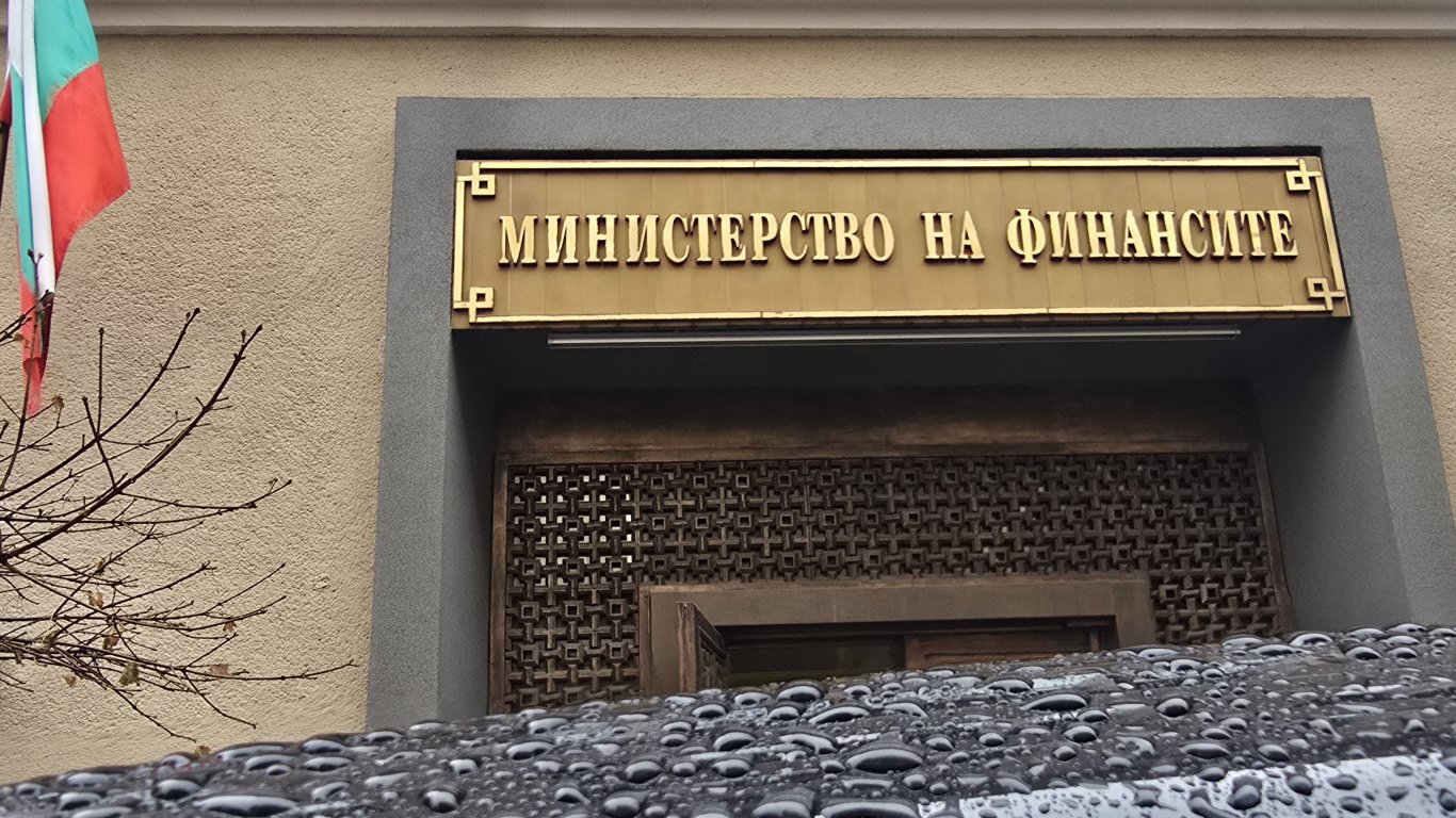 Дефицитът на държавата надхвърли 2 млрд. евро