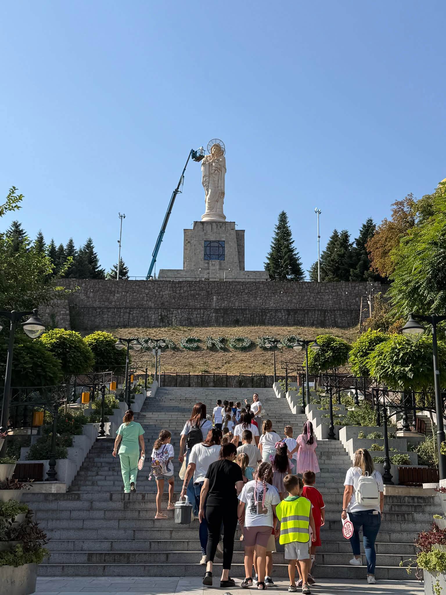 Ремонтират монумента „Света Богородица“ в Хасково