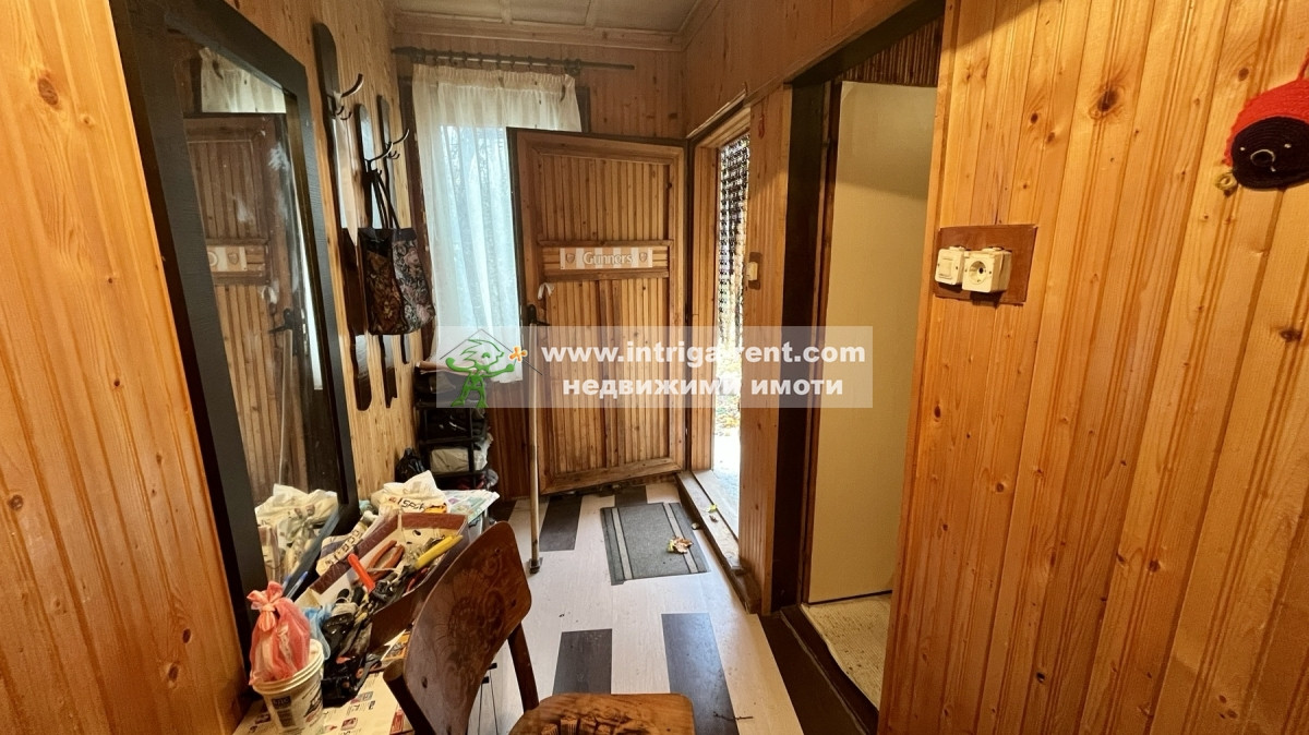 №4032 Парцел за продажба, с постройки за труд и отдих, квартал Кенана, Хасково.