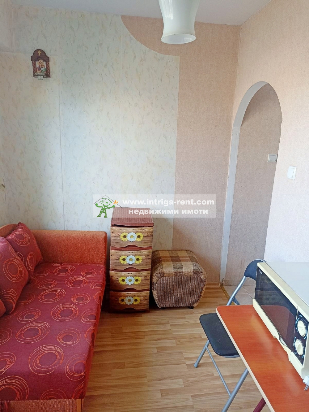 №4055 Едностаен апартамент за продажба в саниращ се блок, квартал Орфей - Веспрем.