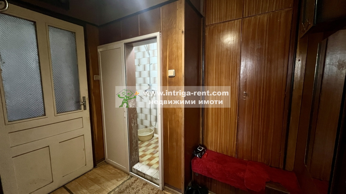 №4089 Двустаен, монолитен апартамент за продажба в квартал Училищни, Хасково.