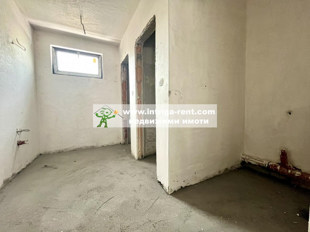 №4101 Обект с опция за паркоместа,подходящ за всякакъв вид търговска дейност в кв.Училищни