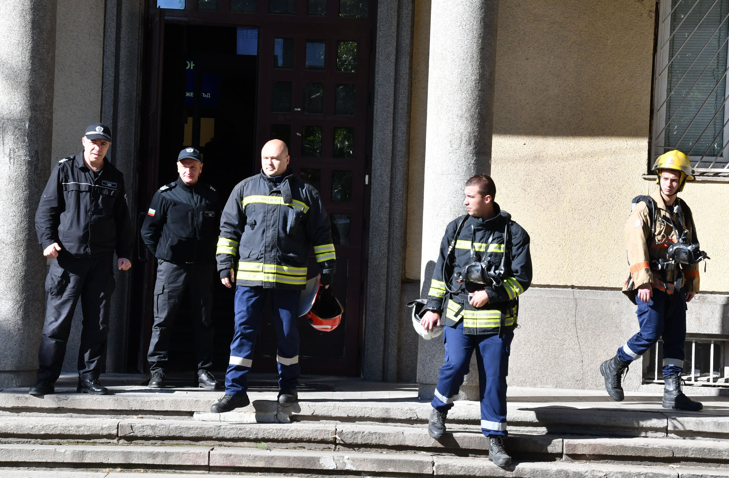 Сигнал за бомбена заплаха изпразни съда