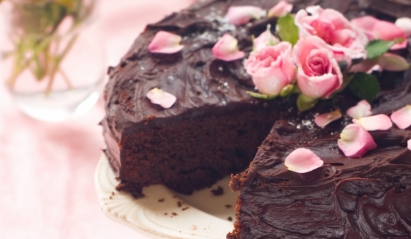 Торта с млечен шоколад