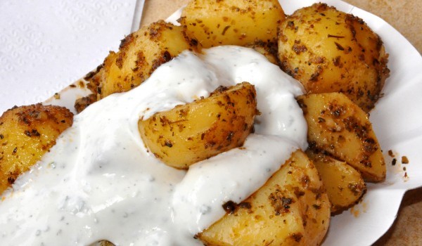 Картофи с червен пипер на фурна