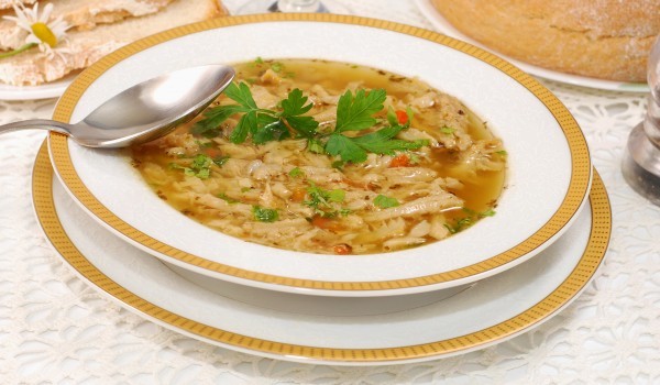 Пилешка чорба по селски