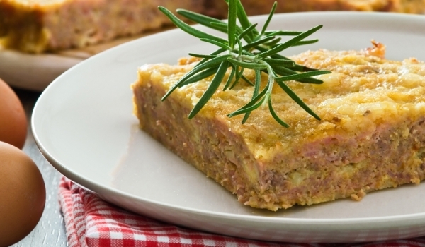 Неаполитански специалитет с кайма и бадеми