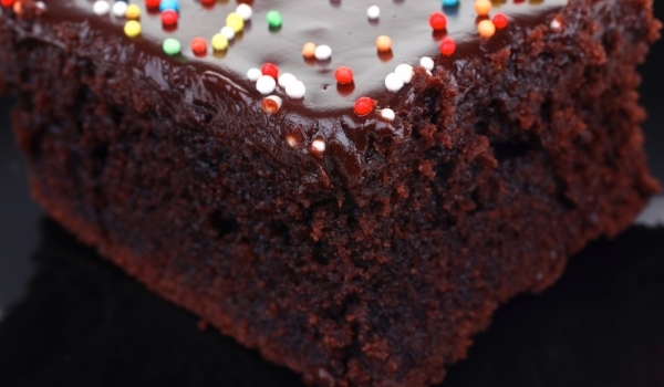 Евтин какаов сладкиш