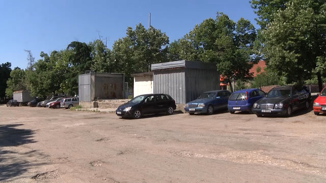Жители на бул. „Васил Левски“ недоволстват срещу застрояване на паркинг